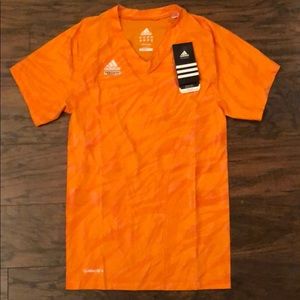 NWT adidas men’s/unisex short sleeve tee. Size M